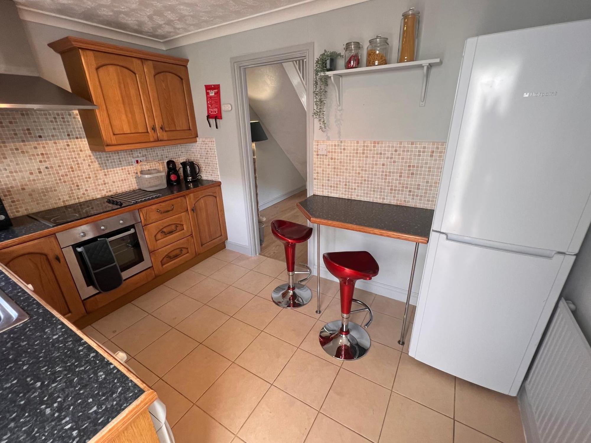 Contractors Or Family House - M1 Nottingham - Ikea Retail Park - Catkin Drive - 2 Bed Home With Driveway, Private Garden, Sleeps 4 - Tv'S In All Rooms Giltbrook Exterior photo