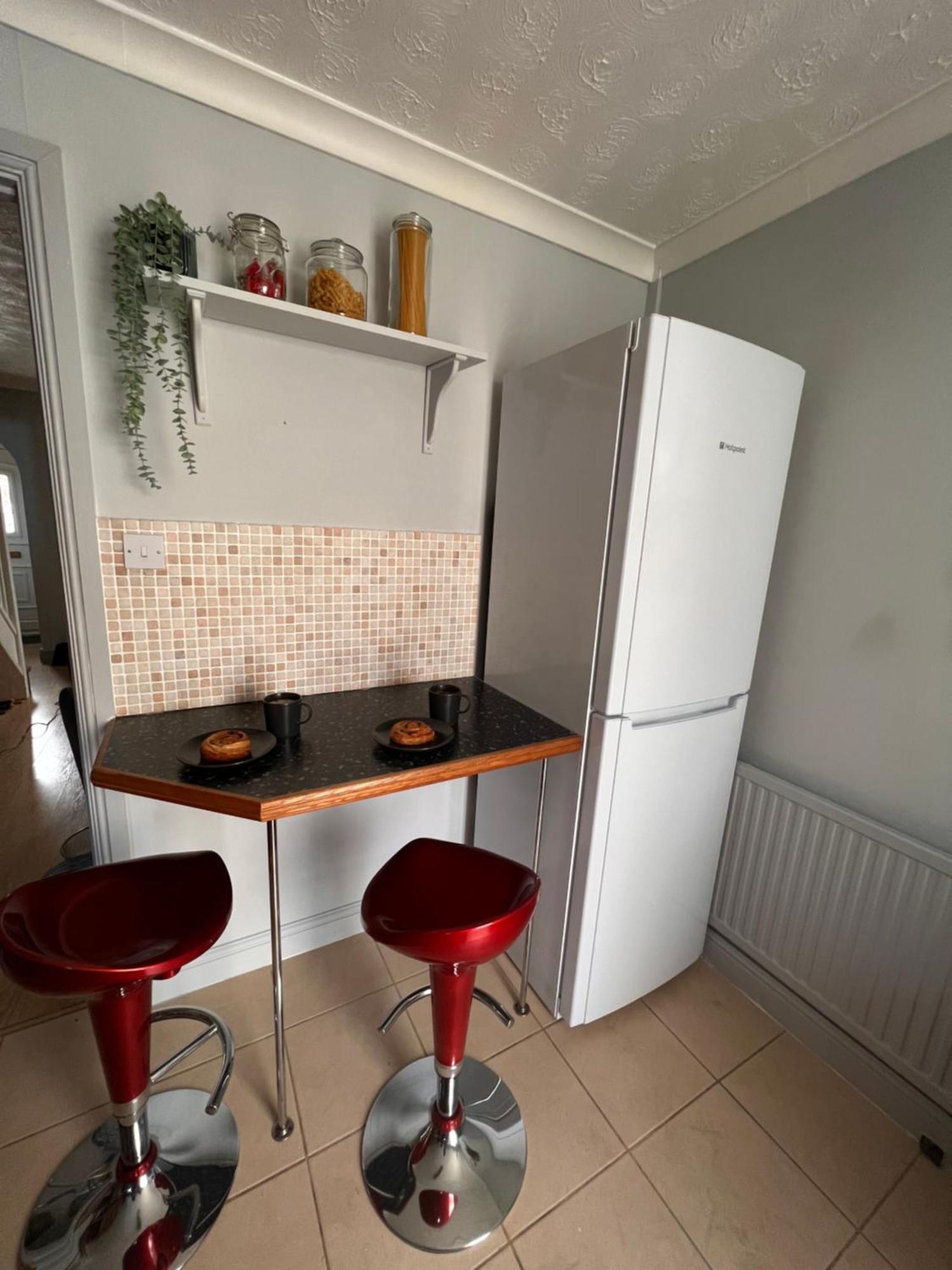 Contractors Or Family House - M1 Nottingham - Ikea Retail Park - Catkin Drive - 2 Bed Home With Driveway, Private Garden, Sleeps 4 - Tv'S In All Rooms Giltbrook Exterior photo