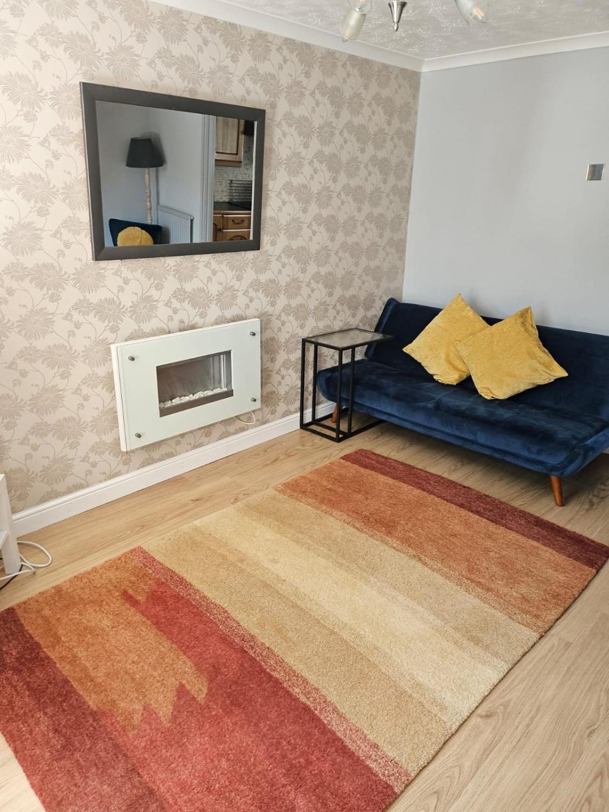 Contractors Or Family House - M1 Nottingham - Ikea Retail Park - Catkin Drive - 2 Bed Home With Driveway, Private Garden, Sleeps 4 - Tv'S In All Rooms Giltbrook Exterior photo